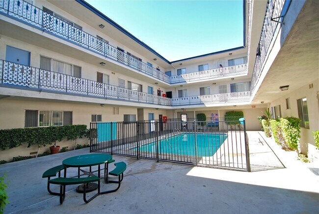 Building Photo - 7005 Coldwater Canyon Ave