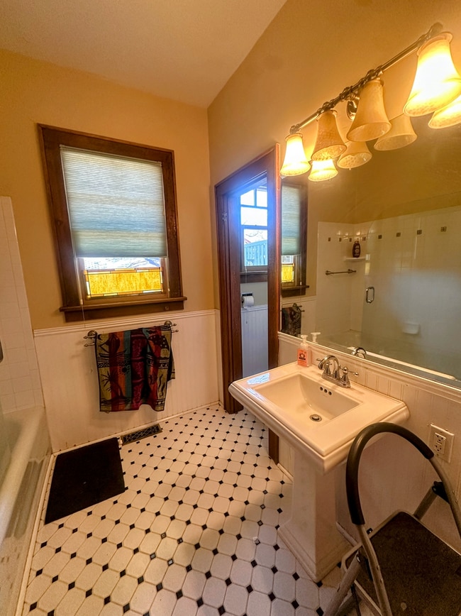 Building Photo - FURNISHED Short Term approved-Gorgeous 4 bed historic home in downtown GJ