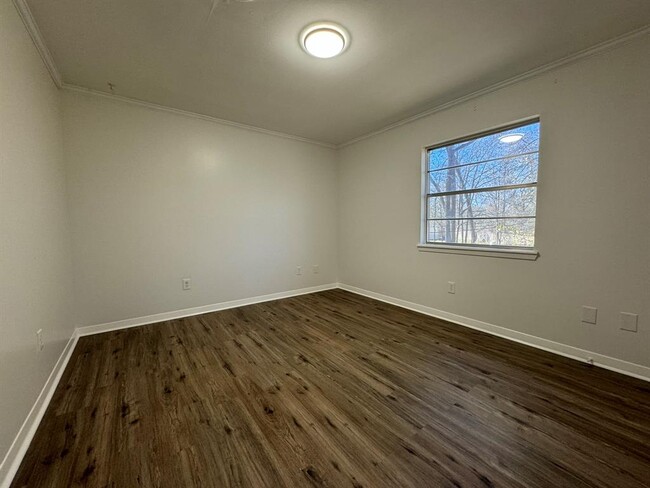 Building Photo - 2019 N Thompson St