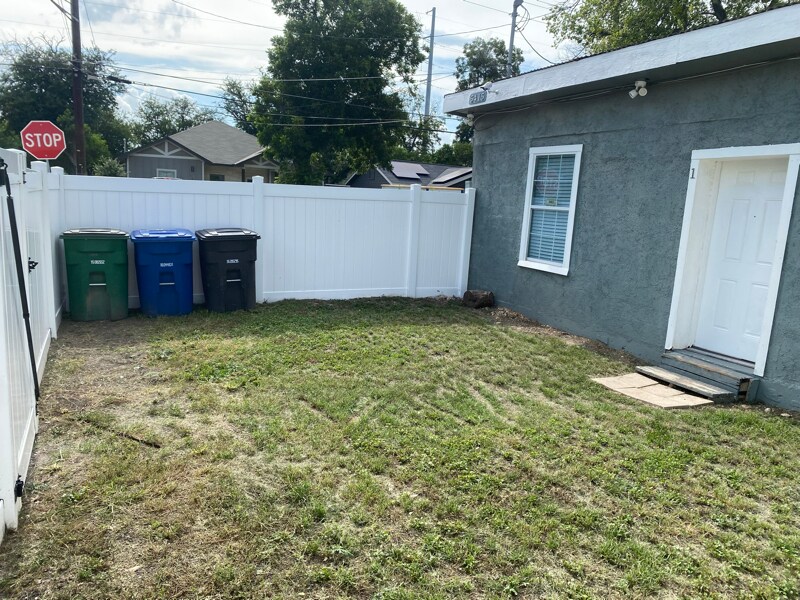 Building Photo - 5415 Buena Vista St