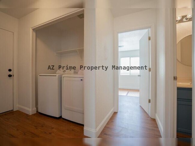 Building Photo - 17432 W Calavar Rd