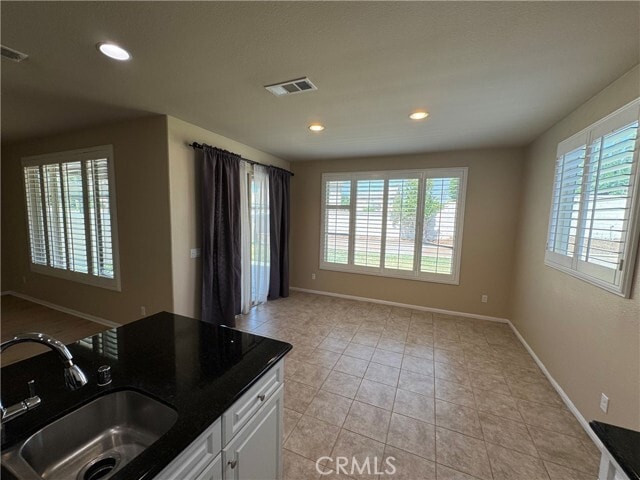 Building Photo - 5795 Berryhill Dr