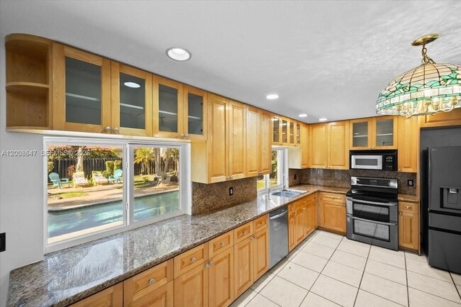 Building Photo - 2560 Bass Way