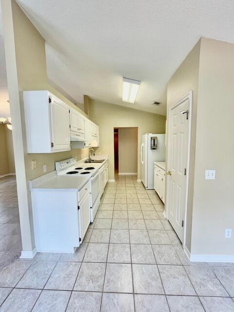 Building Photo - 9414 Pine Lily Ct