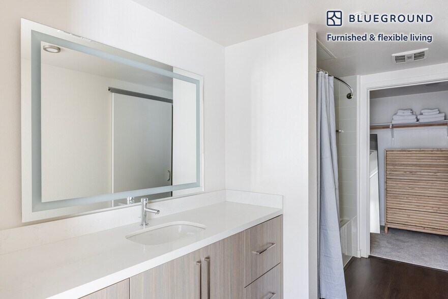 Building Photo - 650 E Capitol Ave