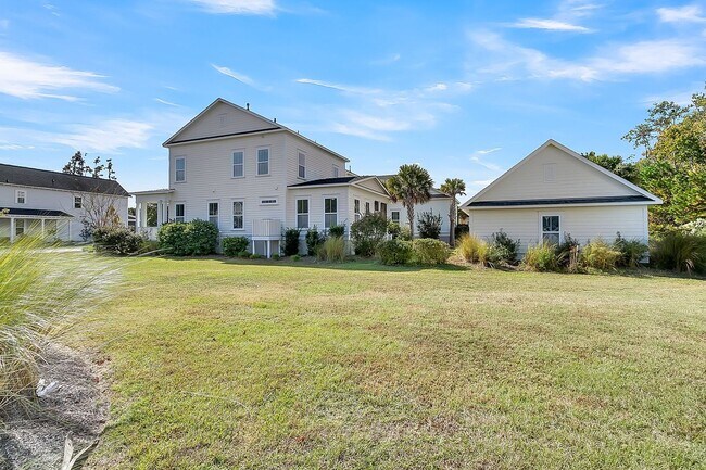 Building Photo - Gorgeous Carolina Park Home on a Corner Lot