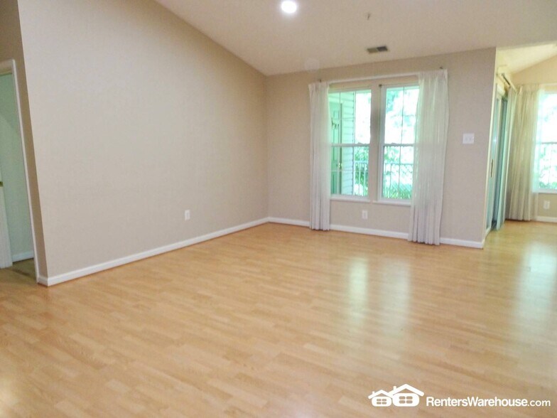 Building Photo - 7906 Valley Manor Rd