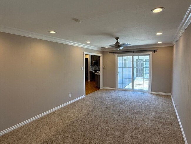 Building Photo - 1694 Lyle Dr