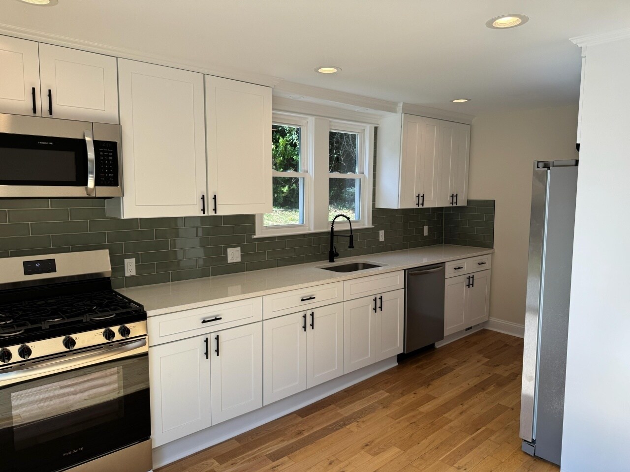 Building Photo - 24 S Rockland Ave