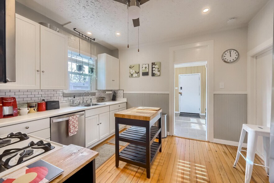 Building Photo - 3039 S Bannock St