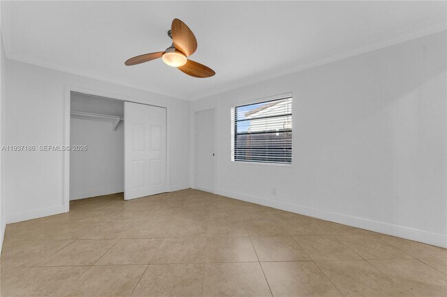 Building Photo - 5208 NE 5th Ave