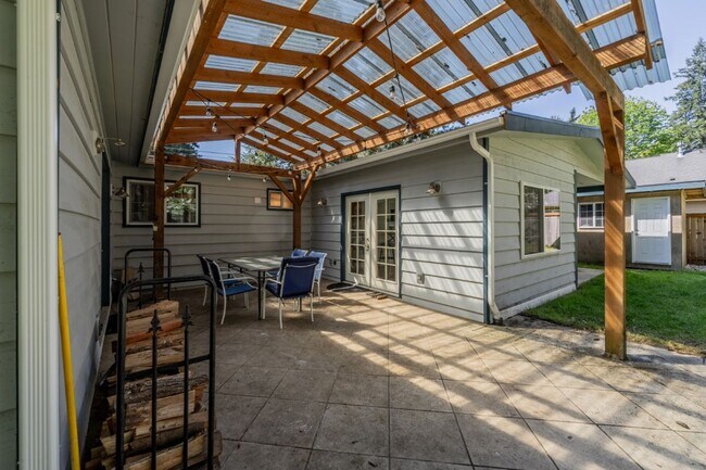 Building Photo - 3Bd/2Ba Kenmore House