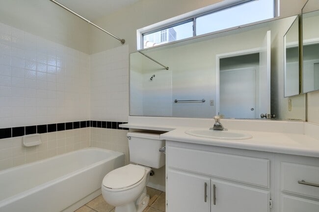 Building Photo - PARADISE VALLEY, 3 BDRM, 3 FULL BATH, 1 BDRM+FULL BATH DOWNSTAIRS, NO HOA