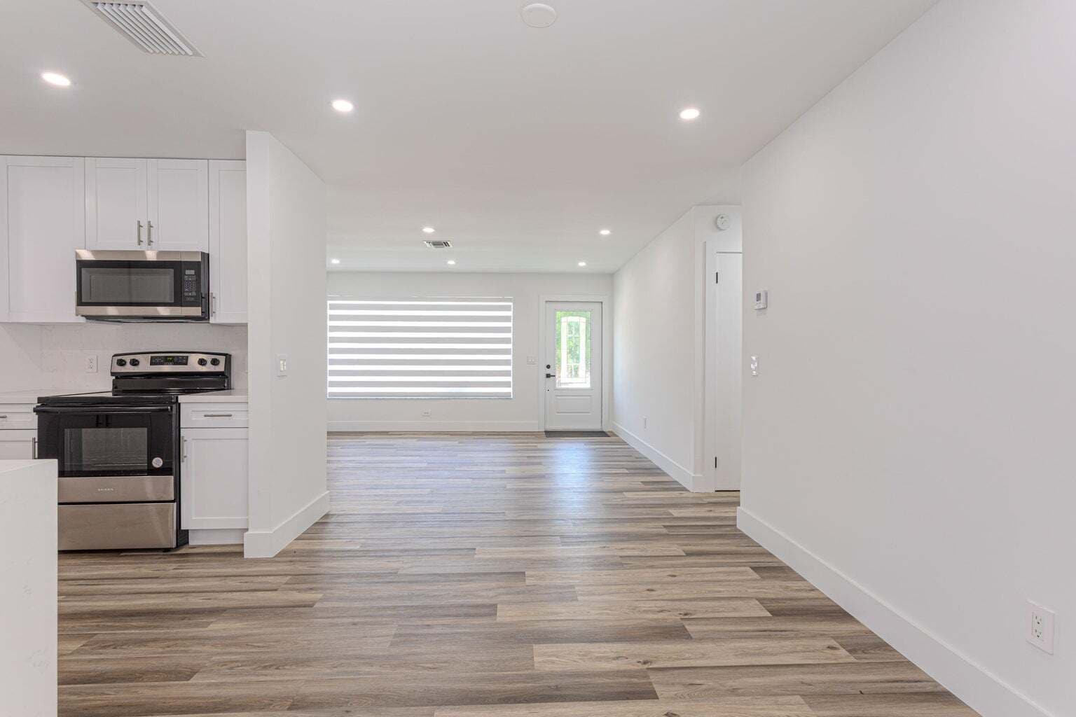 Building Photo - 1717 16th Ct N