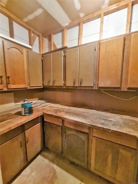 Building Photo - 6474 Halcyon Dr