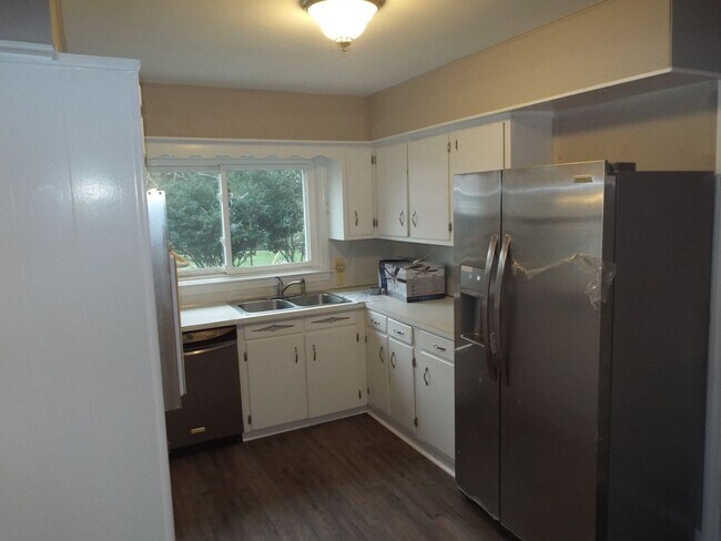 Building Photo - 3608 Gurley Dr