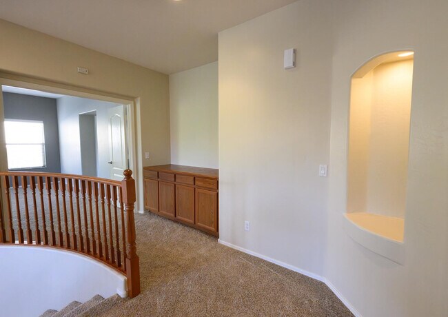 Building Photo - 2521 W Tumbleweed Dr