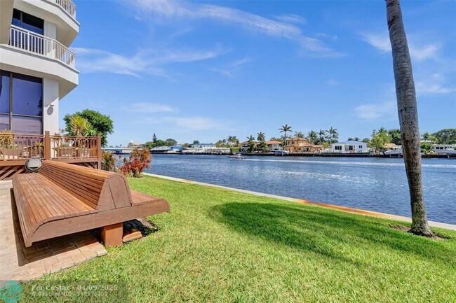 Building Photo - 3100 NE 48th St