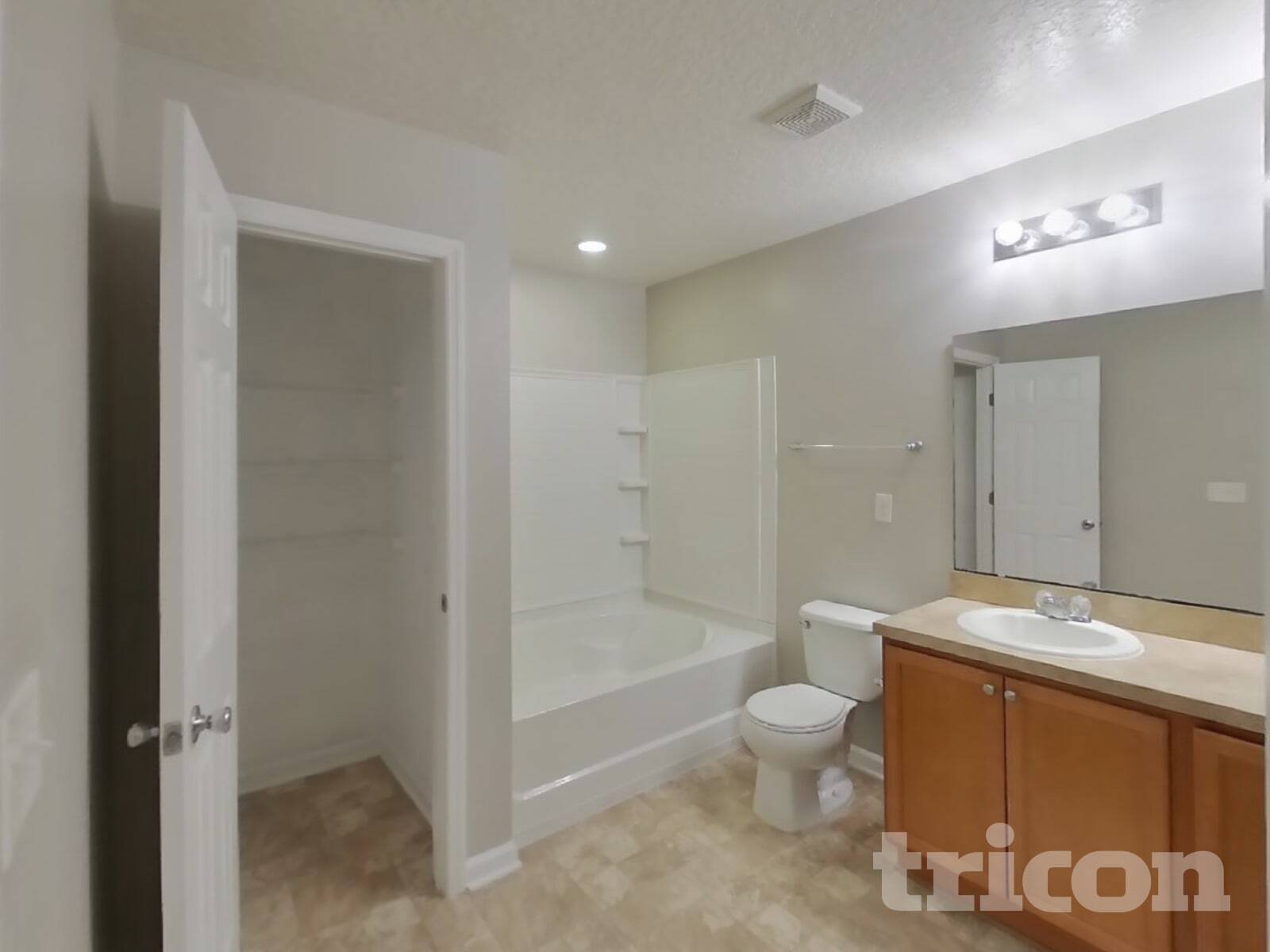 Building Photo - 11982 Alexandra Dr