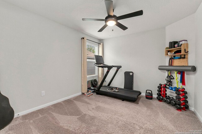 Building Photo - BEAUTIFUL 4-BEDROOM, SINGLE-STORY HOME IN ...
