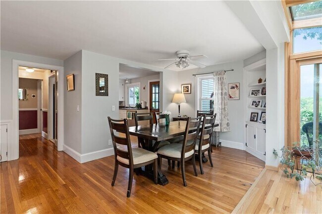 Building Photo - 27 1/2 Doro Pl