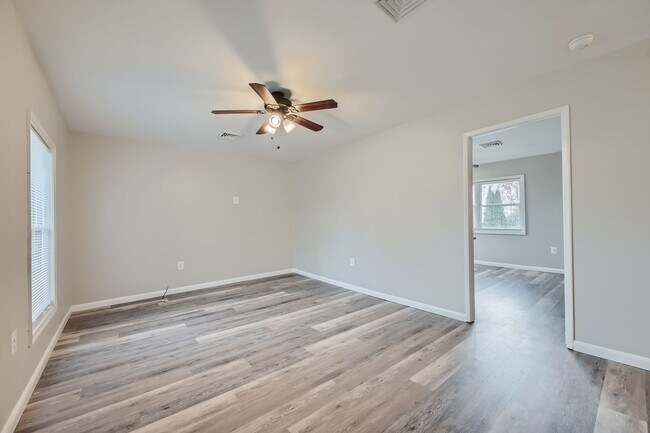 Building Photo - 601 Boxelder Dr