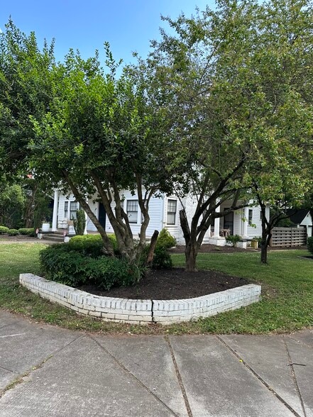 Building Photo - 1100 Herrin Ave