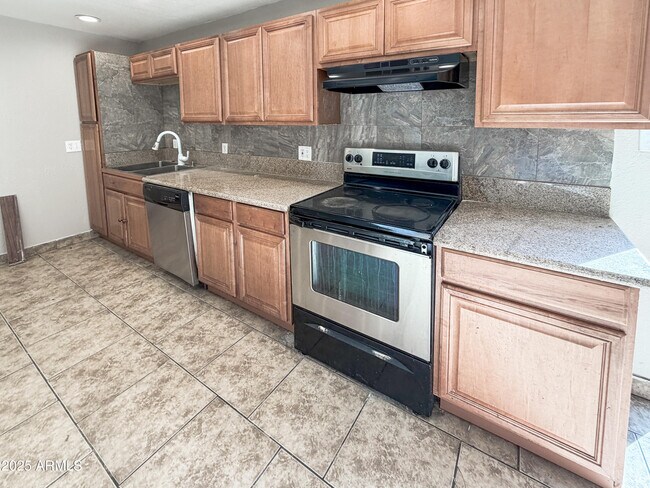 Building Photo - 6301 W Earll Dr