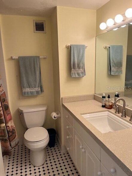 Building Photo - 880 Mandalay Ave