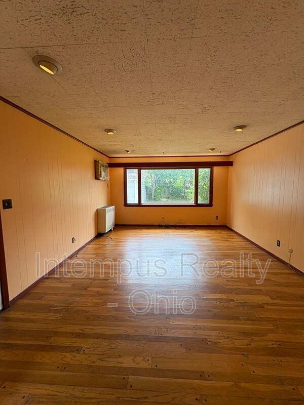 Building Photo - 3882 Faversham Rd