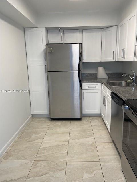 Building Photo - 20515 E Country Club Dr