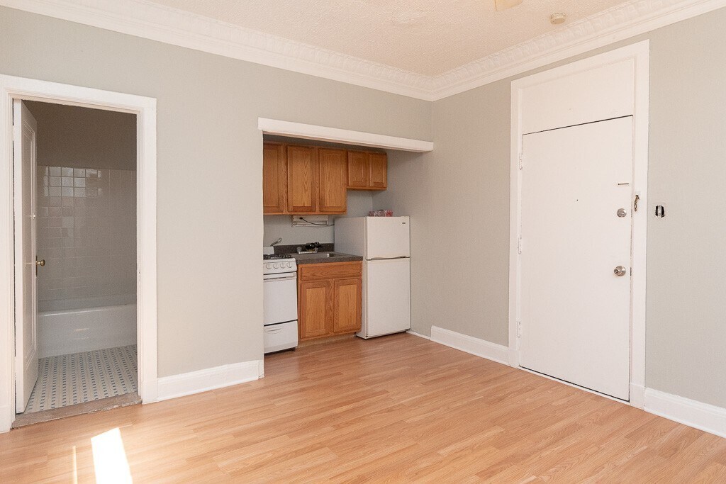 Building Photo - 3836 N Fremont St