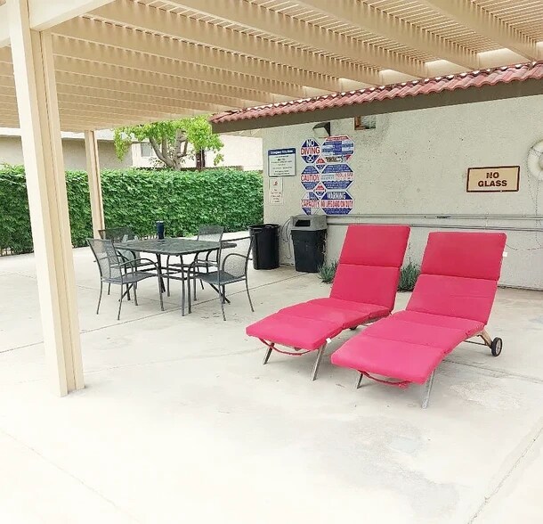 Building Photo - 74563 Sagebrush Dr