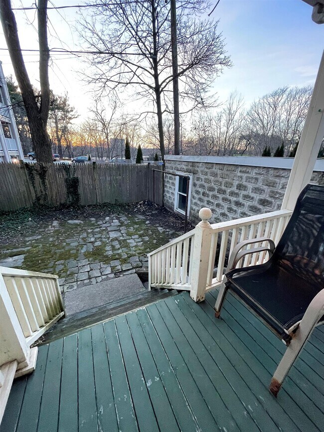 Building Photo - 200 Larch Rd