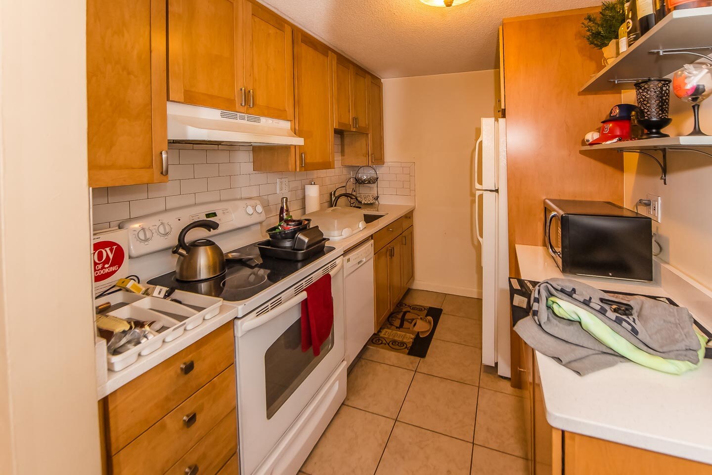 Building Photo - 172 River St