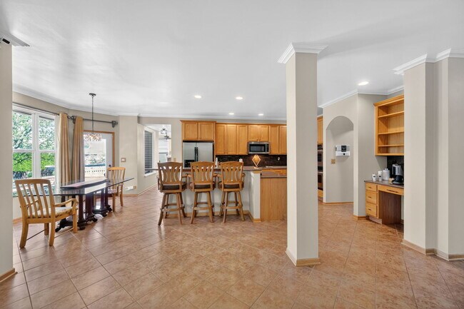 Building Photo - 322 Hemlock Ln
