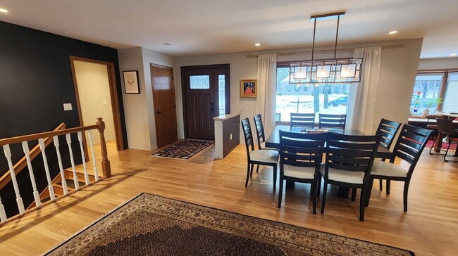 Building Photo - Designer 4 Bedroom Home with Sauna and Walk-Out Lower Level - Available May or June 1st