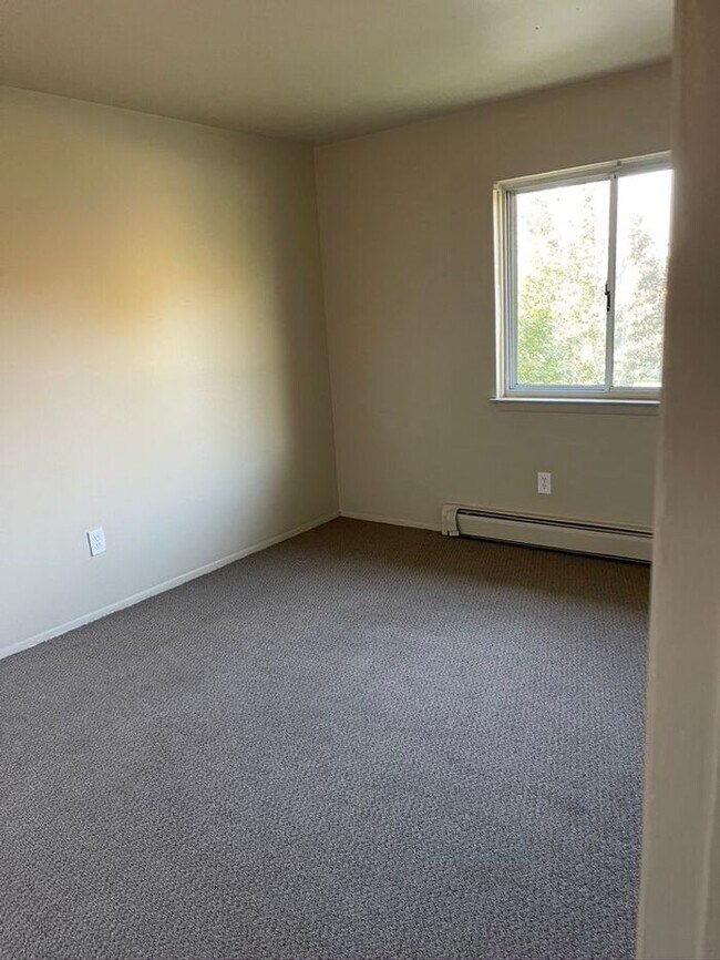 Building Photo - Section 8 Approved - Heat Included and Water Included.