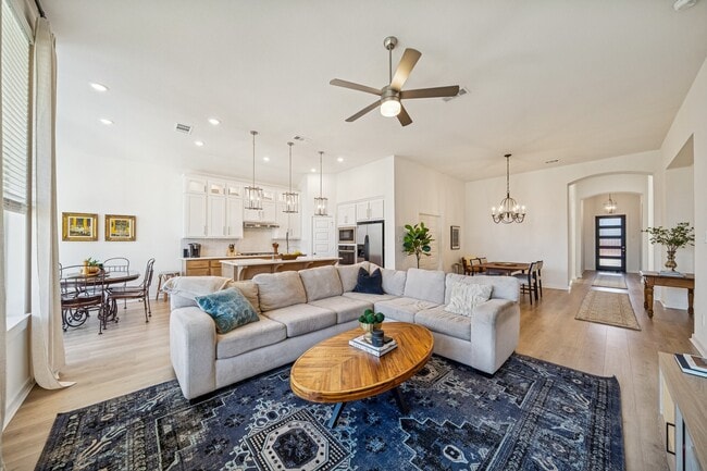 Building Photo - 30207 Gold Finch Pl