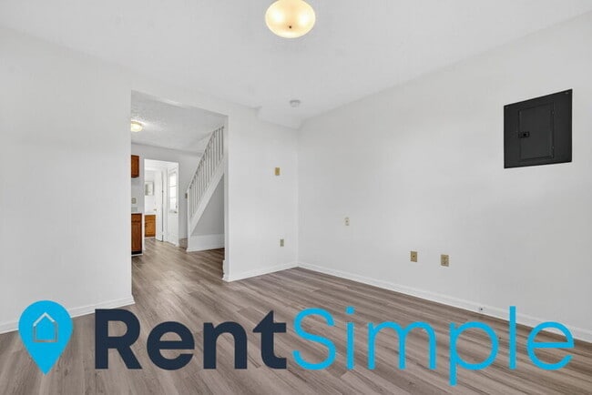 Building Photo - 430 Chase St