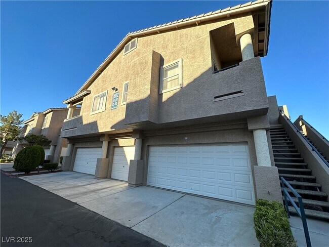 Building Photo - 2052 Jade Creek St