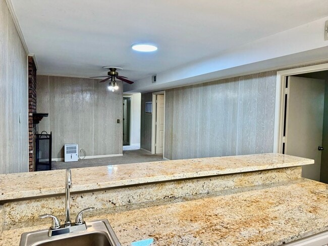 Building Photo - Nice 4BR Home in Perfect Location