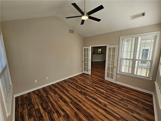 Building Photo - 1550 Argonne Ln