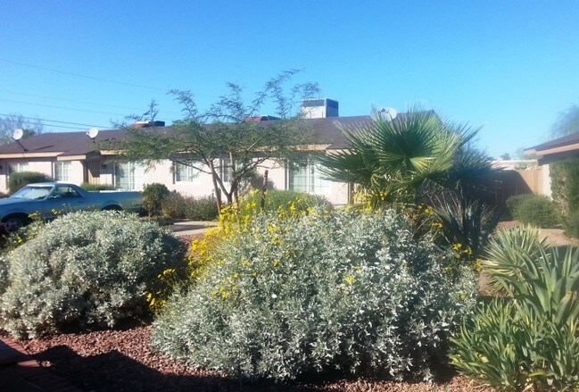 Building Photo - Foothills Villas