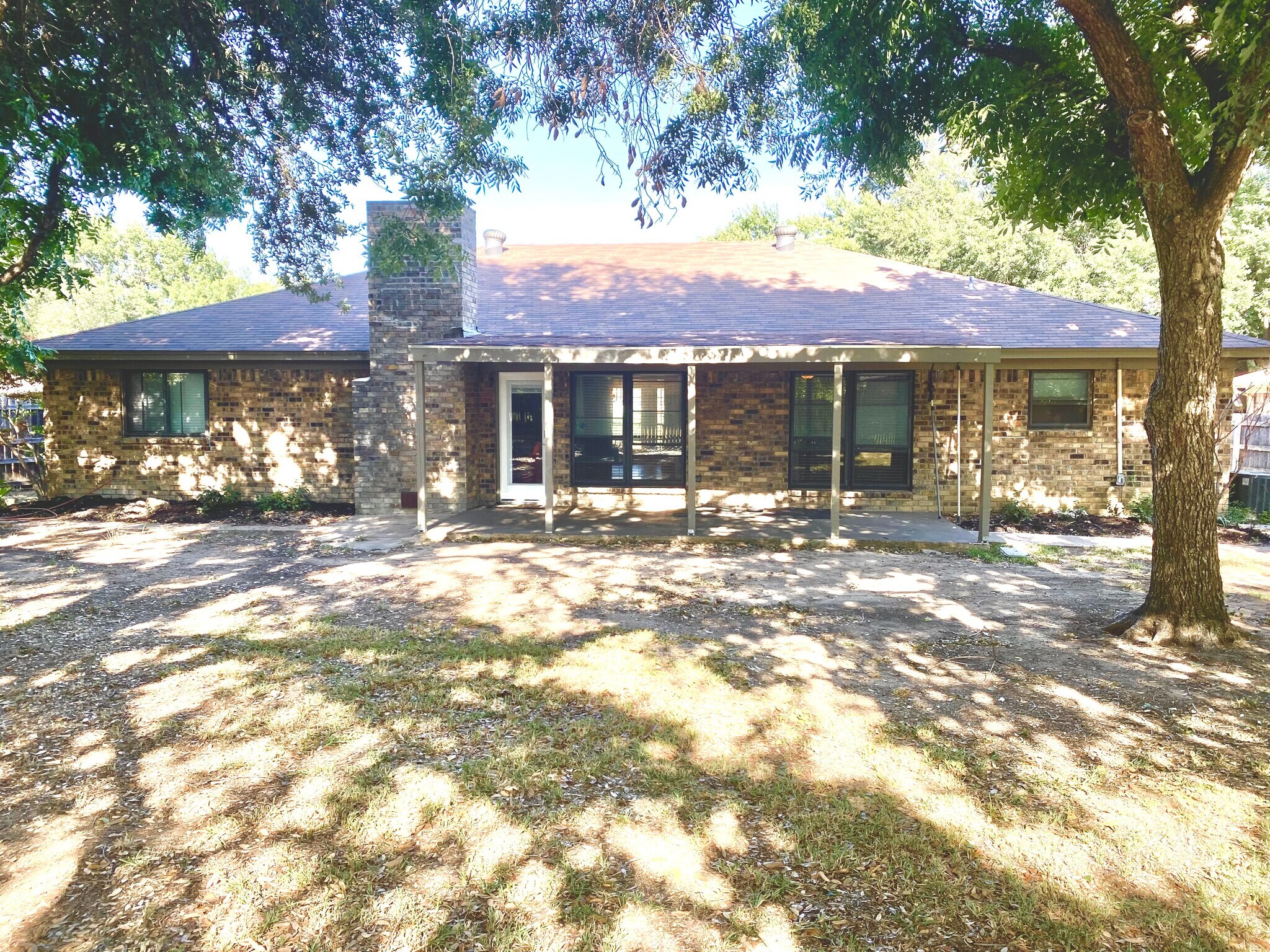 Back yard & Covered Porch - 4712 Ringold Dr