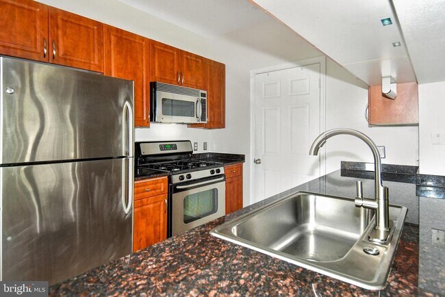 Building Photo - 12108 Garden Grove Cir