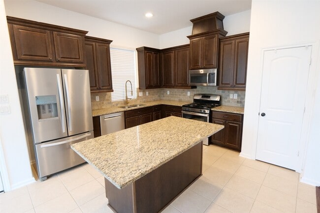 Building Photo - 12211 Stellano Ln