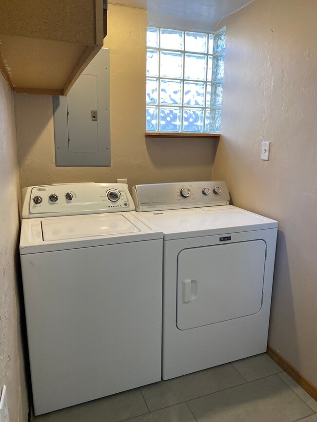 Building Photo - 1706 Ridgecrest Dr SE
