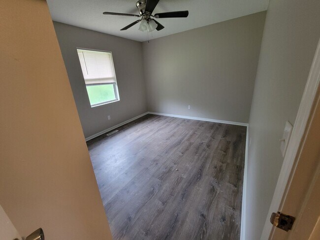 Building Photo - 630-632 W. Country Squire Ct.
