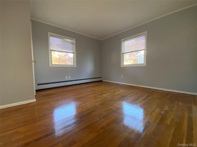Building Photo - 52 Grand Pl